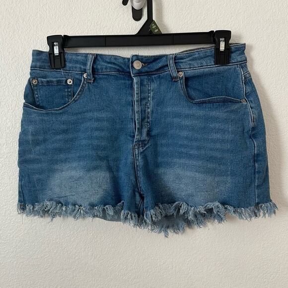 Yarn & Sea Pants - Denim Blue Frayed Hem Women Shorts
